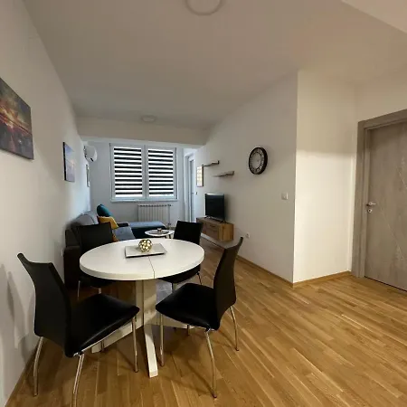 Apartament Golden Lux *