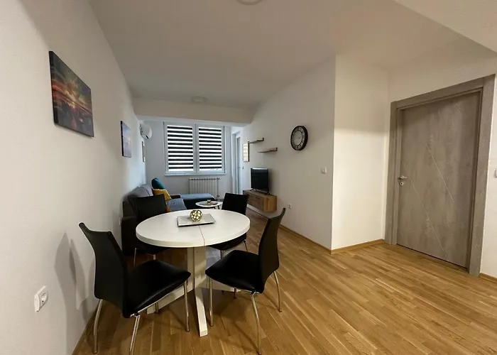 Apartment Golden Lux *